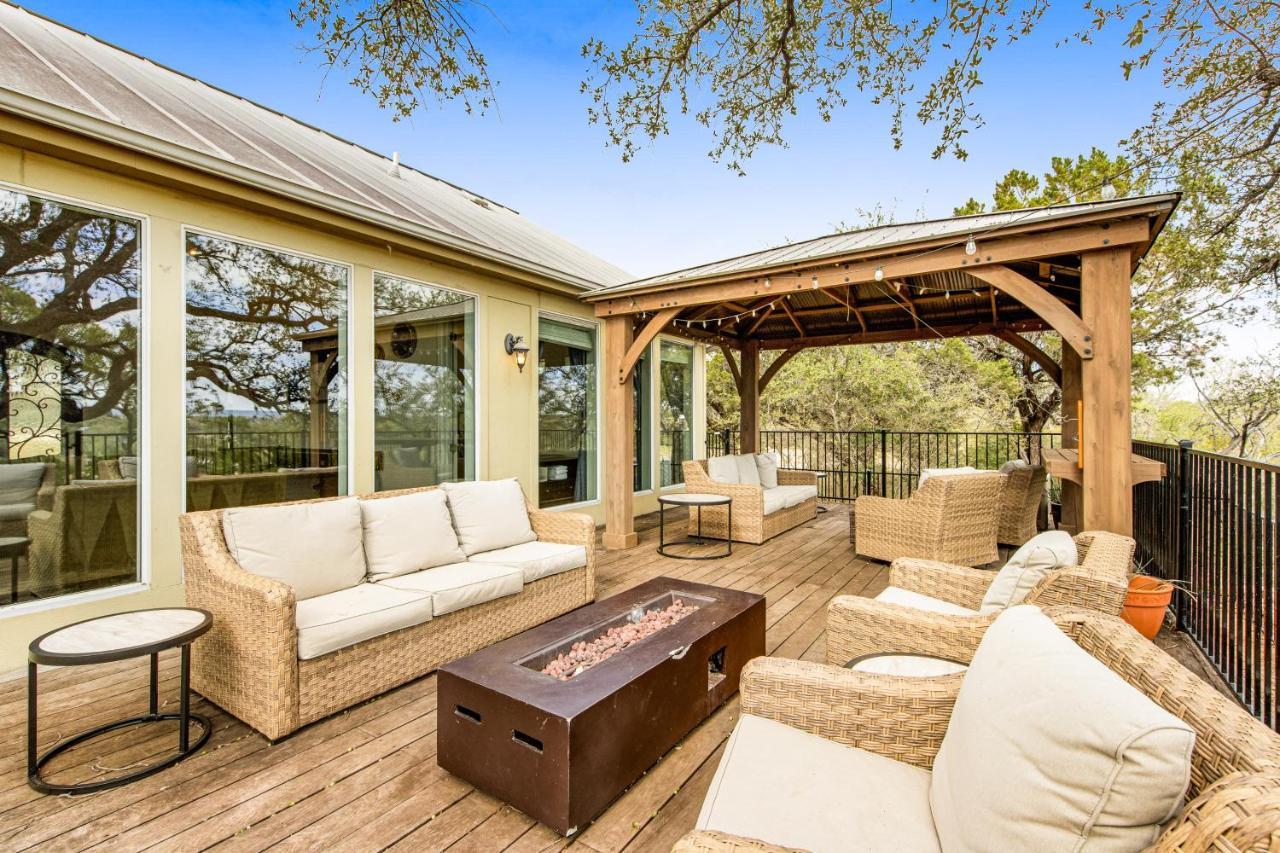 Cliff Side Oasis Villa Spicewood ภายนอก รูปภาพ