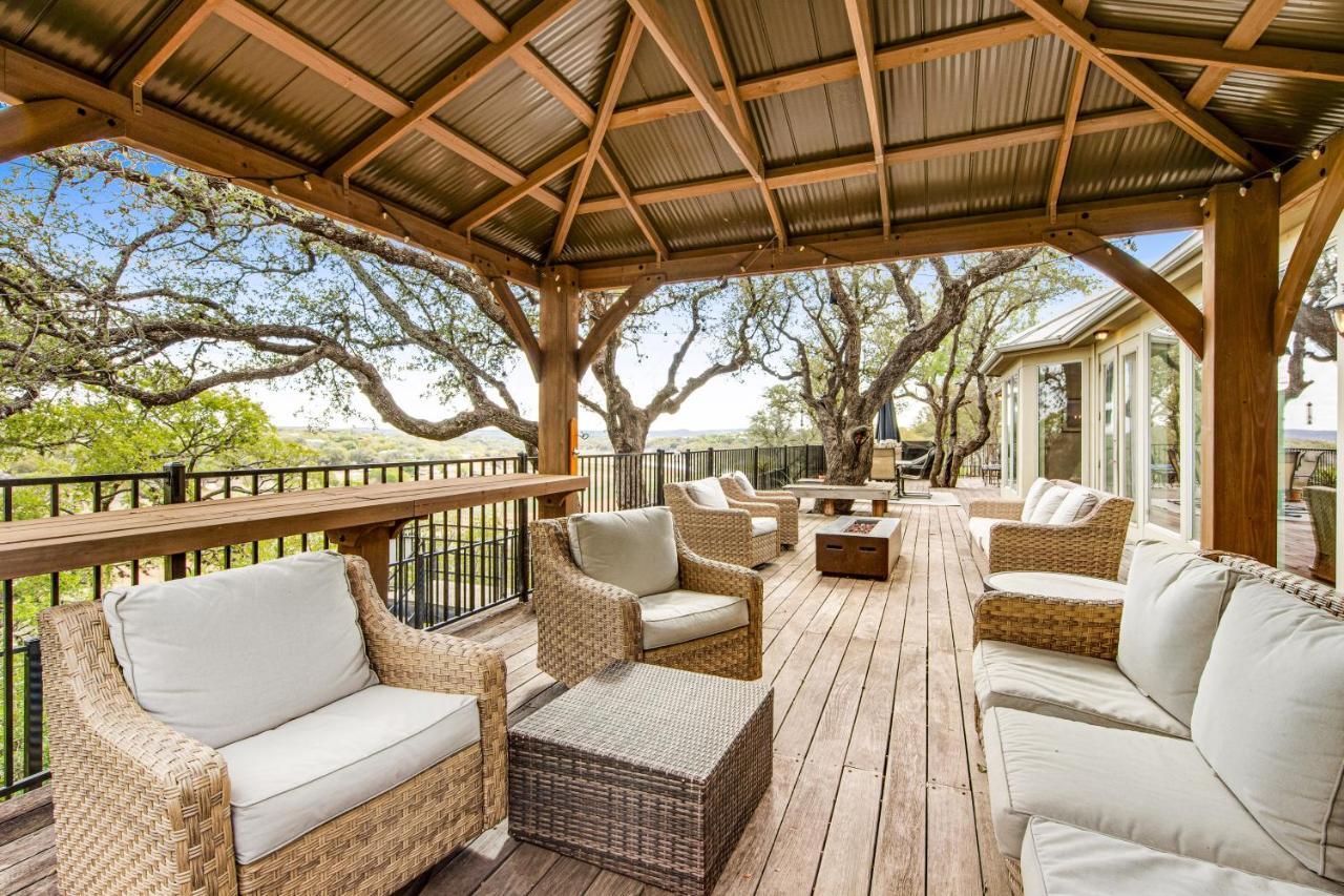 Cliff Side Oasis Villa Spicewood ภายนอก รูปภาพ